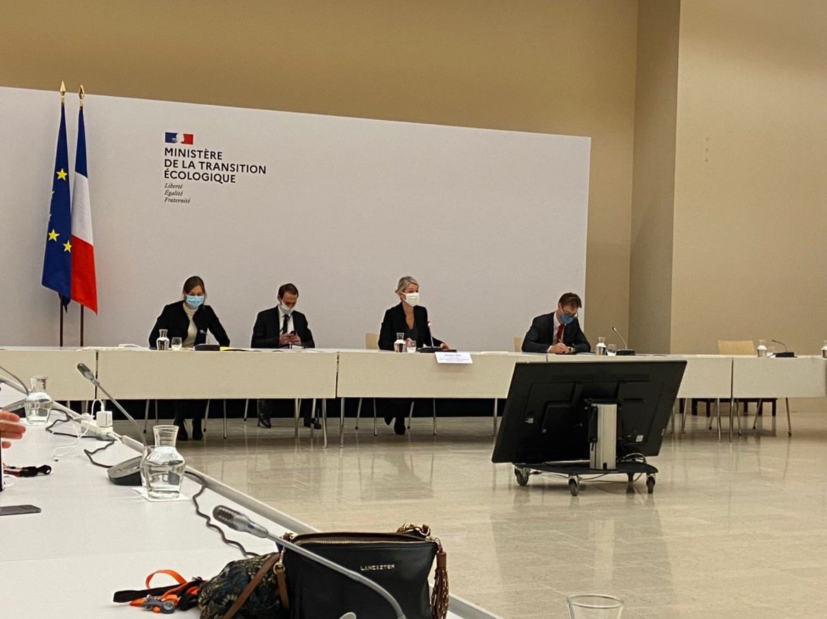 V_Hammerer's tweet photo. Rencontre du Groupe d'étude #chasse et territoires avec la Ministre @b_abba pour échanger sur cette pratique ancrée dans notre culture et utile à la régulation des espèces. https://t.co/PTNG7oD6Dk