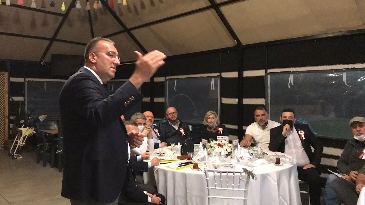 mustafaaltintqs's tweet photo. Ahmetbey’in geleceğini, yaptığımız çalışmaları ve ileriye dönük projelerimizi değerli İlçe ve Belde Başkanlarımızla konuştuk..

#eldw
#europeanlocaldemocracyweek 
#AvrupaYerelDemokrasiHaftası https://t.co/GXDdzzD5qp