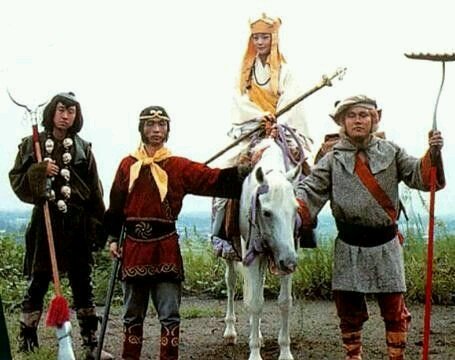pgnonebboy's tweet photo. @Nudiustertian2 banks first, and quietly join an orderly socially distanced line behind me, sandy and monkey. 

the master will be on com's and tech' remotely, 'see vallery kilmer in heat' https://t.co/dG7L2Al8jf
