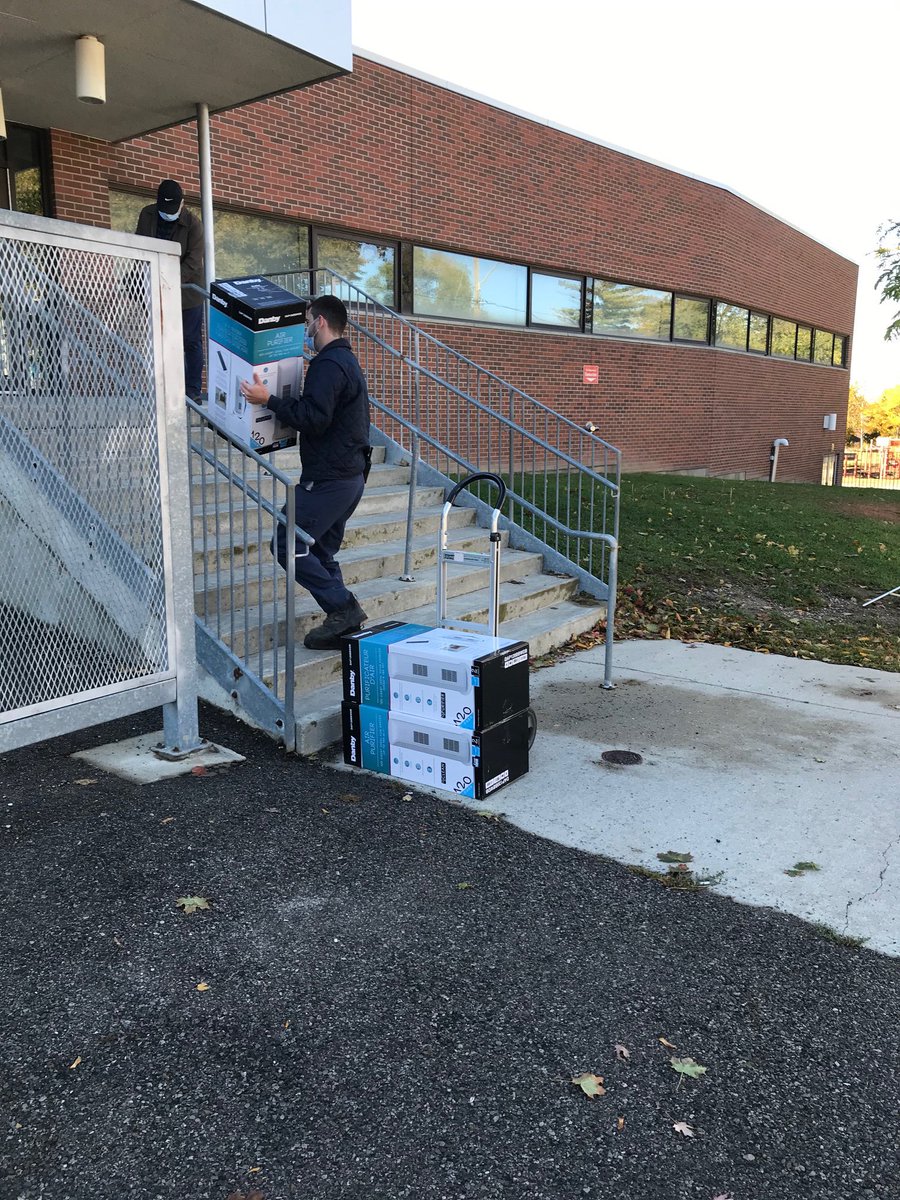 shelleylaskin's tweet photo. Wow! Thank you to Danby Appliances for your generous donation of 500 air purifiers to @TDSB school https://t.co/gADllN9jH8. Staff are prioritizing distribution to schools most directly affected by COVID-19 w/o mechanical ventilation 1/2 https://t.co/H3rMGLx1O2