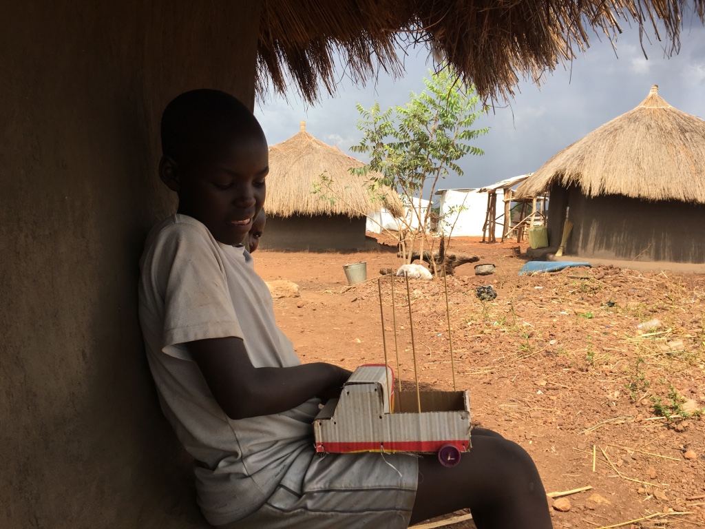 #Agencies providing #humanitarian #Aid  to both #Refugees and #host #communities of #Uganda’s largest refugee #settlement, Bidibidi, are mired in allegations of #Segregation against members of the host community. Hence causing a public outcry. crossbordernet.org/migration-dile…