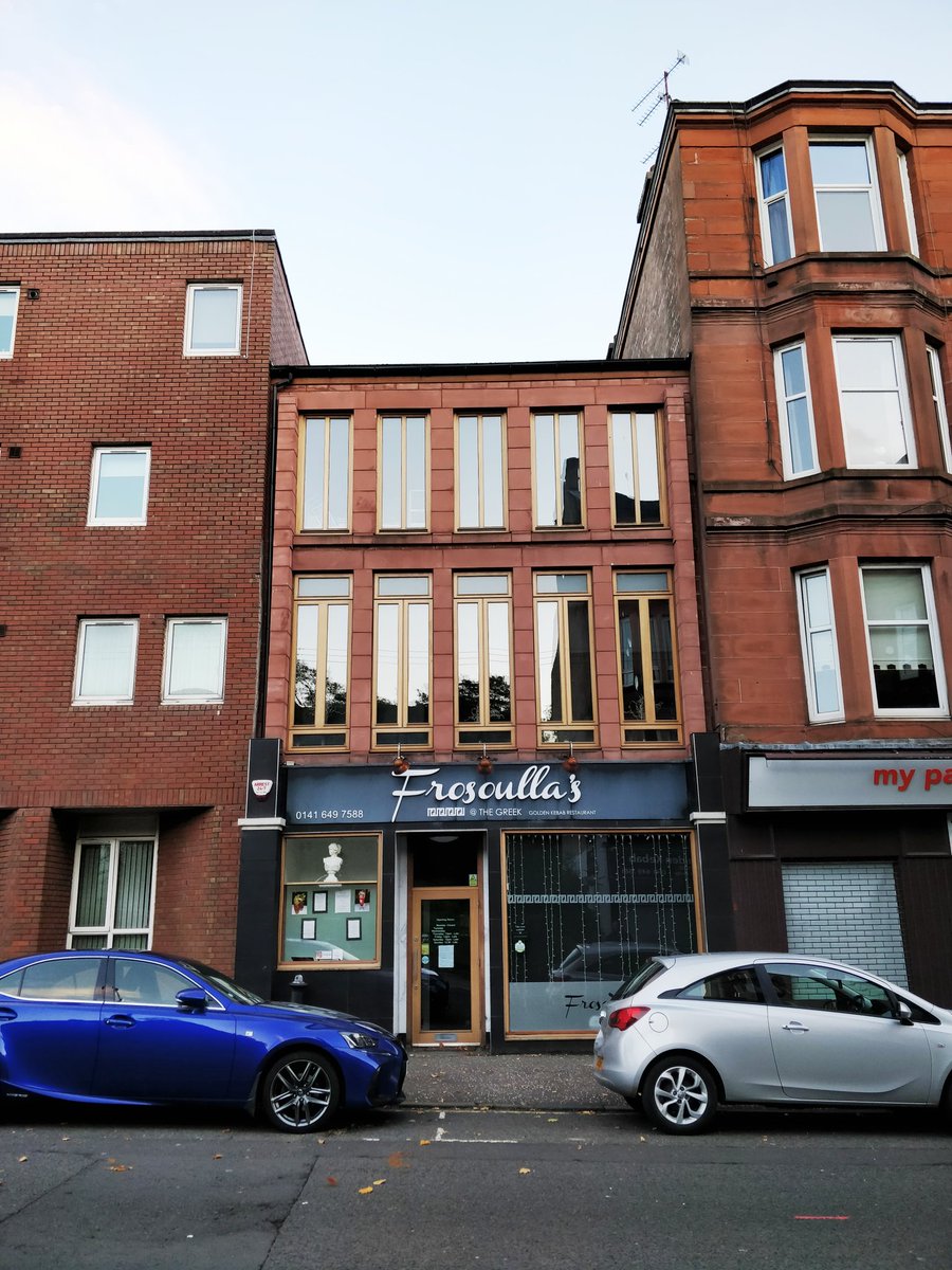 LyeThierry's tweet photo. Love how this building is so discreet with its perfectly proportional elevation and tall windows. I've been walking along #SinclairDrive over the last few months but this is the first time I actually noticed it. What do you think? #GlasgowSouthside https://t.co/HHkAB7rLAg