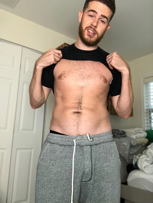 do you prefer my sweats up or down? https://t.co/O60i8s3VPS https://t.co/KxFr1e1LfN