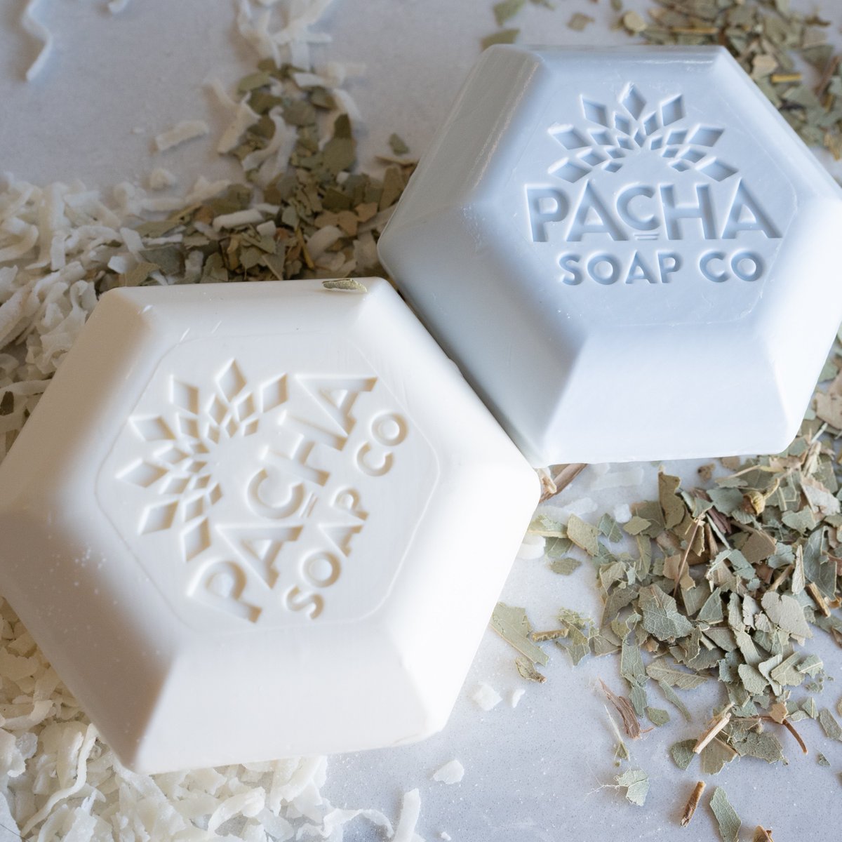 Our new 2-in-1 Shampoo &amp; Conditioner Bars are a super concentrated, all natural &amp; zero-waste alternative to traditional liquid hair washes. 1 bar = 20 oz of liquid🙌
Try it in:
🥥Hydrating Coconut &amp; Argan
🌿Clarifying Eucalyptus &amp; Peppermint
Link to shop bit.ly/34V2w28