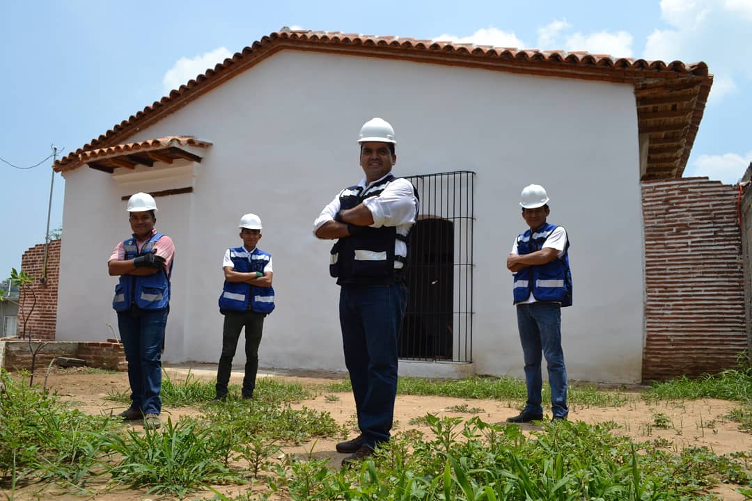 PROSUCOMA's tweet photo. El Programa Nacional de Reconstrucción se implementa en los municipios con localidades afectadas por los sismos del 2017-18, para el beneficio de su población
📸 🏡 || Santo Domingo Tehuantepec
En #PROsucoma no solo reatauramos casas, tocamos sentimientos, movemos almas
@INAHmx https://t.co/GxqR6xp8Vu
