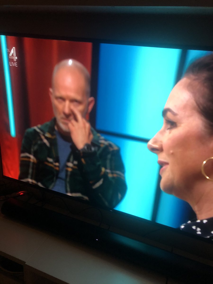 Als het aan Maxim Hartman ligt dan wint Femke Halsema niet de prijs voor beste burgemeester ter wereld zo te zien. #jinek #maximhartman #middelvinger #femkehalsema