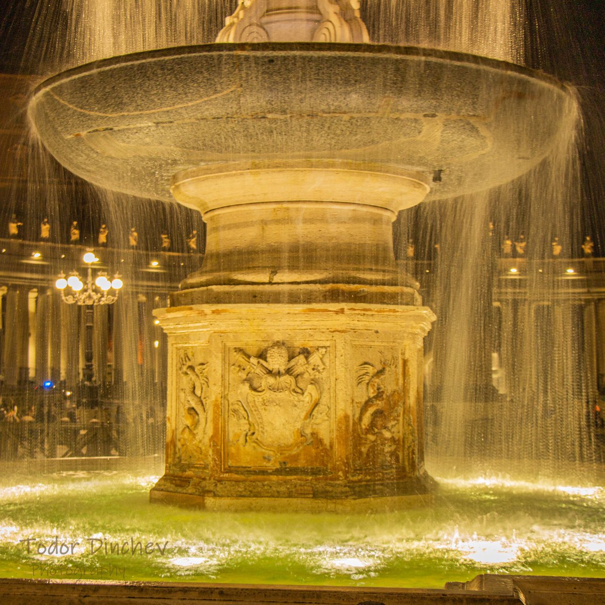 todor_dinchev's tweet photo. Fountain of St. Peter's Square by Carlo Maderno, Vatican City ⚜️

#vaticancity #sanpietro #carlomadernofountain #fountain #rome #lights #lacitaeterna #roma #italy #summer #trips https://t.co/nPFdaFdfCG