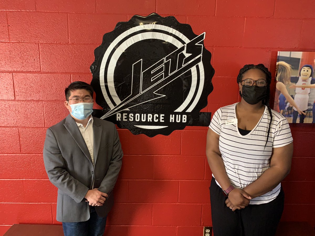 SGANewman's tweet image. Today Senators Liu and Gary helped officially open the Jets Resource Hub. They, with the food pantry committee, have been working extremely hard to make sure students have access to food and other resources!✨
#NUVision #NUVoice #SameValues