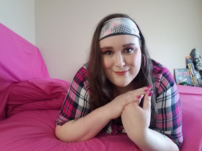 Why do I do porn?  I'm too old, too fat, my dick is too small, and I'm not pretty enough to be successful<a href="/tag/bbw"class="tags"><span>#bbw</span></a><a href="/tag/pawg"class="tags"><span>#pawg</span></a><a href="/tag/trans"class="tags"><span>#trans</span></a>