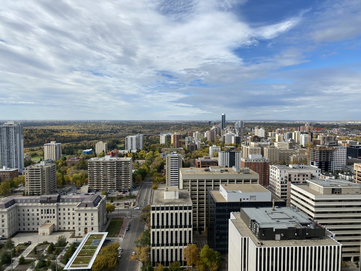 liveaugustana's tweet photo. Have views like these on your own 30th-floor lounge area and rooftop patio complete BBQ cooking station. Move-ins starting now. Get details at https://t.co/hsWbJSVkw1
#yegviews #edmontonviews #yeggers #edmontonliving #yegliving #edmontonlife #yegdt #yegnewaptrental #liveaugustana https://t.co/WtBoqD4x3s