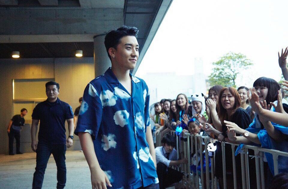 sarakpopper's tweet photo. How cute is Ma Boy #SEUNGRI @ForvictoRi I love u and I believe in you Oppa Fighting 😭❤️
#BIGBANG #OT5 #VIP #TheGreatSeungri #kpop #Kpoptwitter #UntilWeMeetAgain #Untilwhenever #JusticeforSeungri #BAE #OppaAsia #SeungriisInnocent #UntilWeMeetAgainSr #BIGBANGis5 https://t.co/jAPN9ktqIB