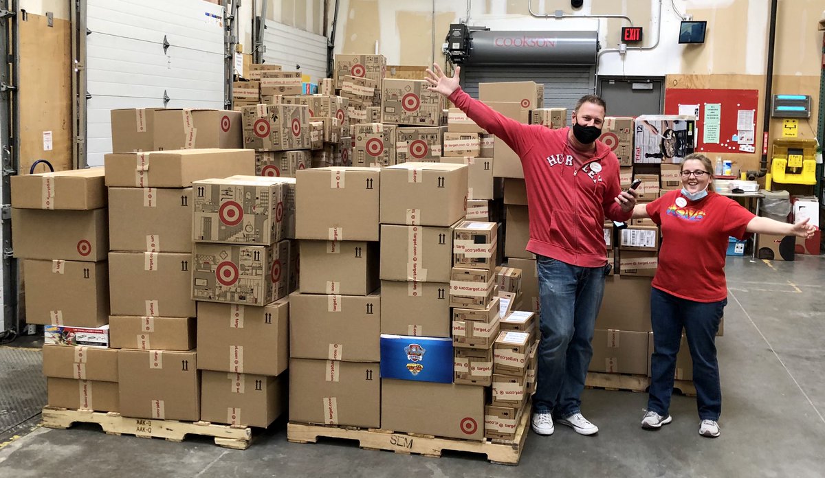 Safe to say our first deal day was a success. So grateful for my awesome dream bringing happiness to all the guests this week! (And every other week of course) #t1392 #sfs #WeAreTarget #dealdays