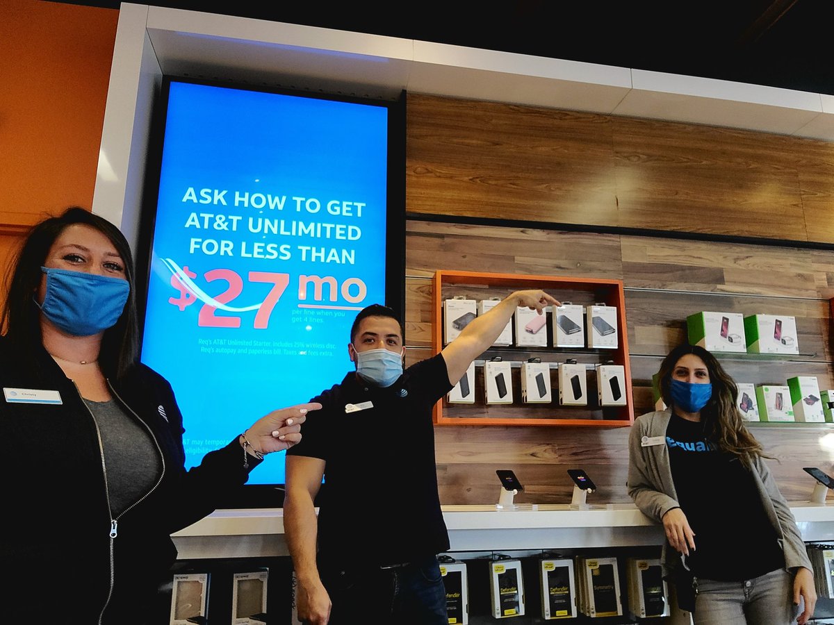 Eric2Flores's tweet photo. Cristina gaining agreement on 10 CRU tablets! #LaGrange #Biz #WeAreGLM @OanaCioata @PaulaVofGLM @TomMonahan10 @C4Jeep  @ChristieMatz @JaviannMarrero https://t.co/8QZKffS3jz