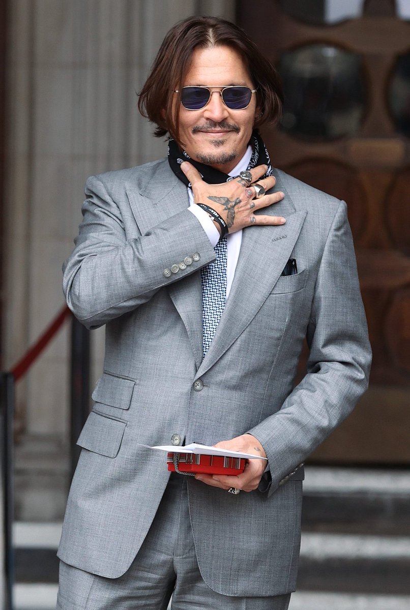 THREAD: Johnny Depp as houses