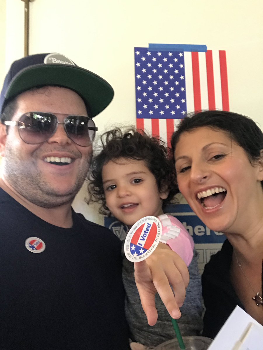 joshgad's tweet photo. How it started.          How it’s going. https://t.co/RF0YAOj21P
