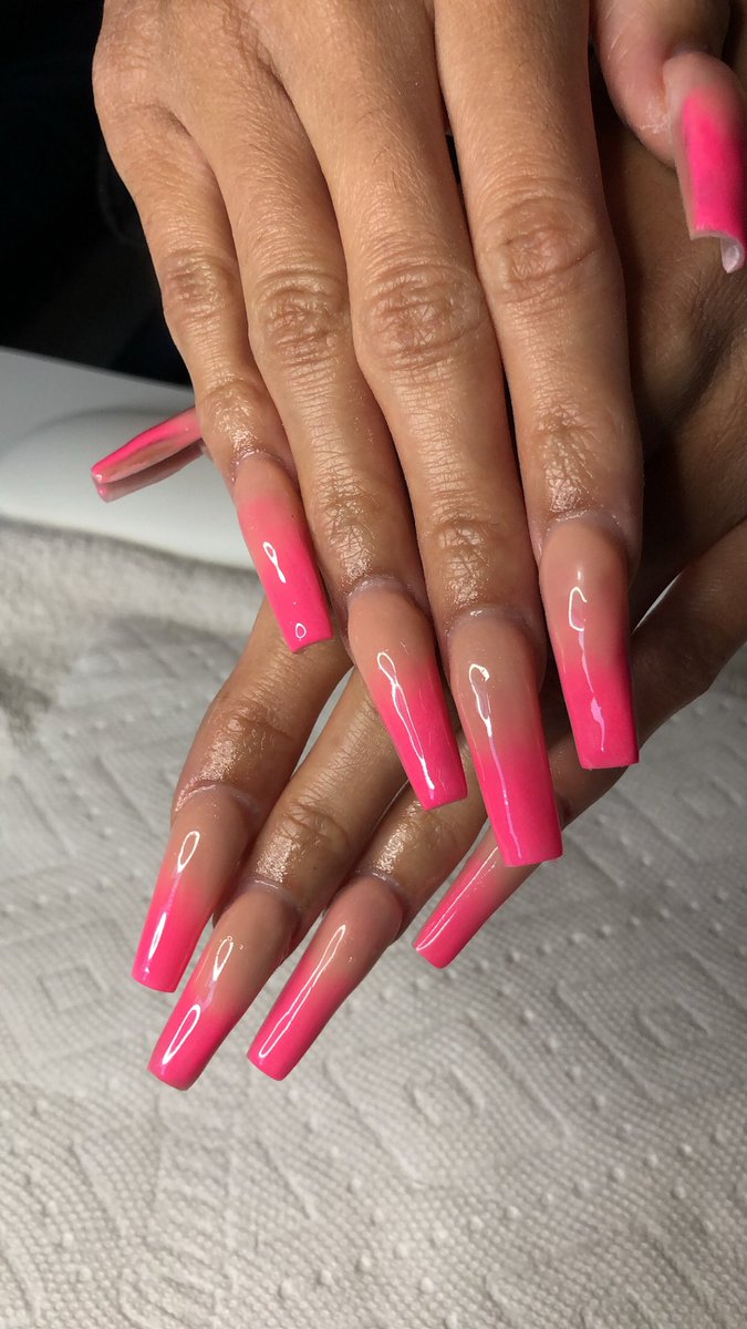 _polishedtips's tweet photo. I am running a 20% sale off all FULL SETS for the remainder of this month. Go to my Instagram @_polishedtips for all details💅🏽💗 https://t.co/Eif8RhVFgj