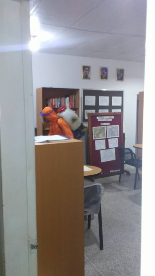 Redi_andes's tweet photo. #13oct20|| Cumpliendo con los protocolos de bioseguridad, el personal de @PCivilTachira, realizó desinfección a los diferentes ambientes y áreas de la @Redi_andes.
#TiempoDeElegir.
#FANB. https://t.co/18nB50JJj1