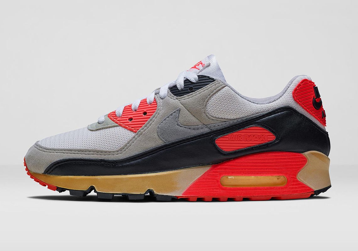 Full family sizes of the Nike Air Max 90 'Infrared' are set to drop on 11/9👀 snkrne.ws/3nLQAbB