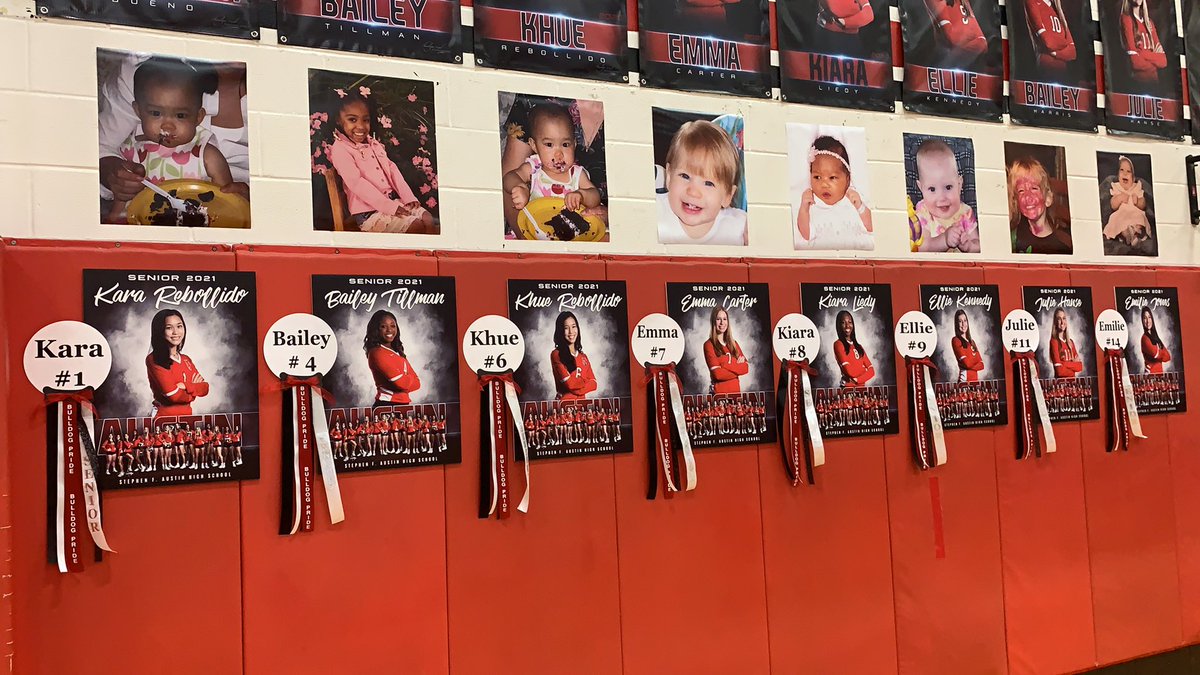 Celebrating these 8 lovely ladies tonight! Thank you for all you’ve done for #AVB these past 4 years! We still have so much work to do with you leading the way, but tonight is all about you!! #snrszn #seniors2021 ❤️🏐🐾