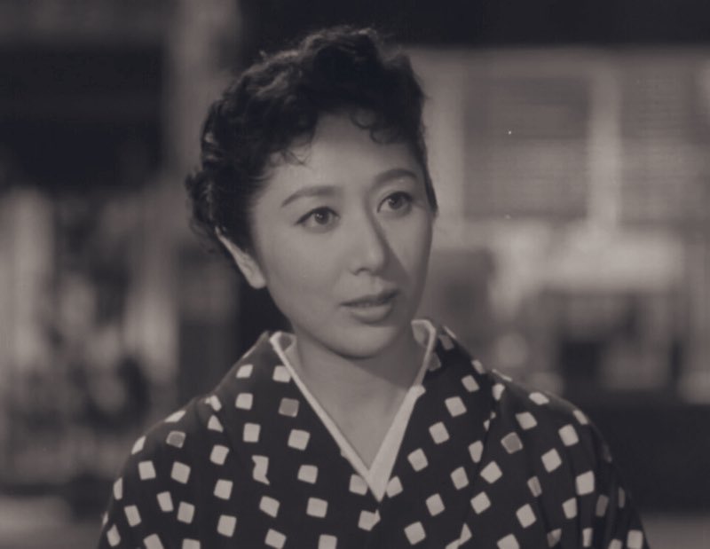 阿乱隅氏 おはようございます 今日は月丘夢路 さん誕生日 元タカラジェンヌ 初見は 華麗なる一族 の頭取夫人ですが 長崎の鐘 や日活時代の川島雄三作品に見るお若い頃の美しさは格別でした ひろしま では生徒と川に沈む教師 田中絹代監督作 乳房