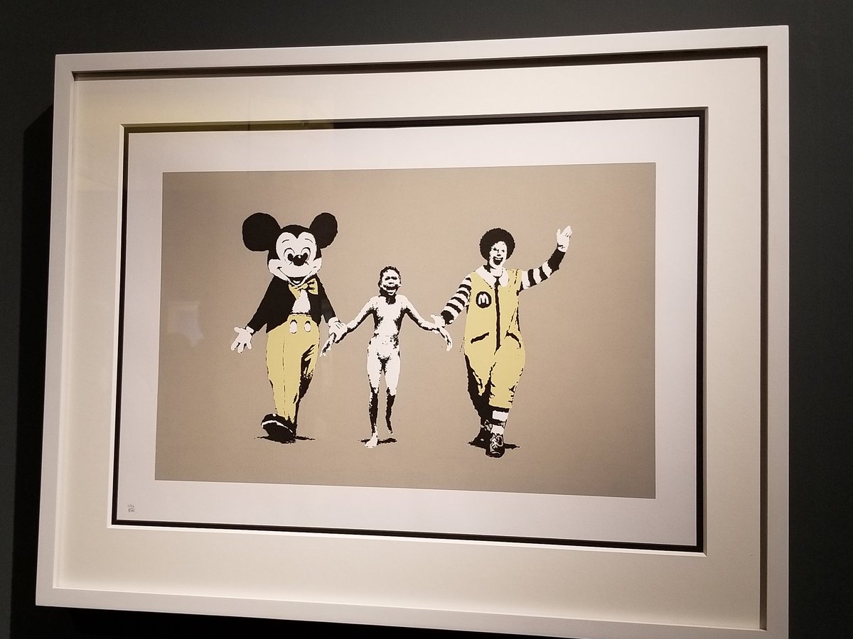 Kiyomi 念願だった バンクシー展 に行ってきた あっちゃんの 中田敦彦のyoutube大学 の知識だけだったけど 1枚の絵に込められたメッセージが強くてすごく刺激的だった 半分以上は初見だったけど ほとんど全部の作品に音声ガイドがあるのでめっちゃ堪能 Kiyomi 念願だった バンクシー展 に行ってきた あっちゃんの 中田敦彦のyoutube大学 の知識だけだったけど 1枚の絵に込められたメッセージが強くてすごく刺激的だった 半分以上は初見だったけど ほとんど全部の作品に音声ガイドがあるのでめっちゃ堪能