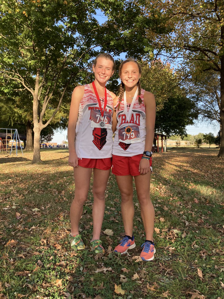AndyBrendel1's tweet photo. At tonight’s MVC Championship, our boys finished 2nd and girls 3rd. Earning all MVC honors were Syd Hartoin 2nd and Chloe Gough 10th! For the boys, Drake Bleier 5th, Ethan Dudley 9th and Drew Pace 15th! #TriadProud https://t.co/BiBieOeWgq