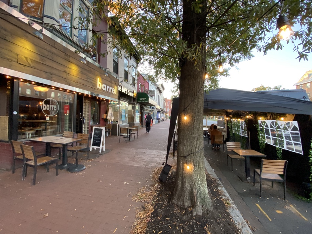 epicureanist's tweet image. 🥃🍎🥃🎃 @BarrelDC’s glorious “milk punch” somehow got better this fall: new apple and pumpkin flavors. 

Their outdoor seating is outstanding, too.