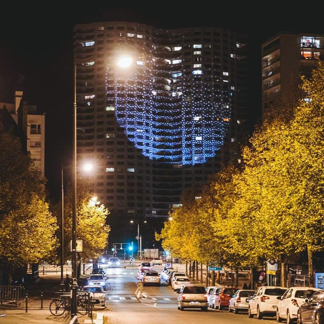 JoanieLemercier's tweet photo. With our super efficient and portable LED system, we projected the festival's visual on the tallest building in Rennes: "Tour des Horizons" (100m).

📷 @Ladnewg https://t.co/zGcKO1klf4