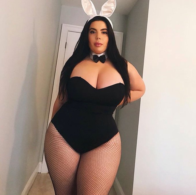 Wanna pet me ? 🐰 https://t.co/9p1d7uXH2U