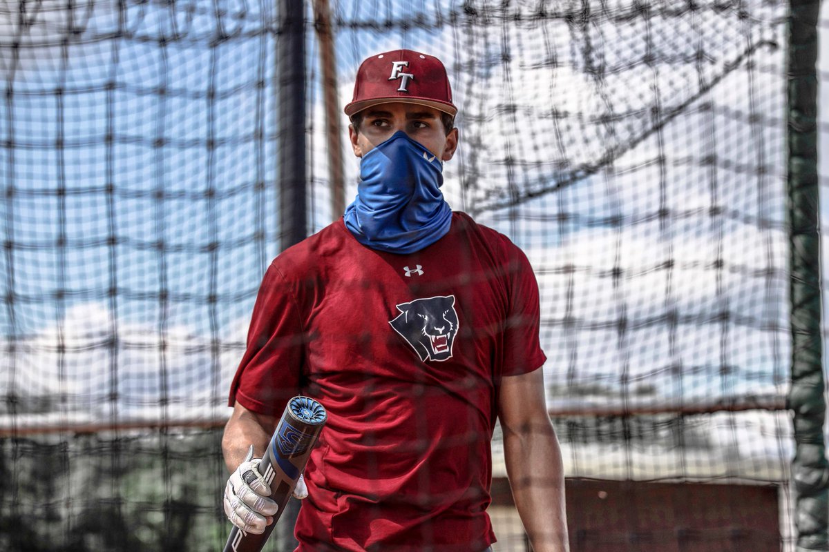 FLTechAthletics's tweet photo. Panthers Mask ⬆️ 😷 https://t.co/DqbVpsnFPT