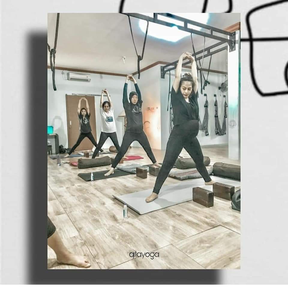 qitayoga's tweet photo. Alat paling ampuh untuk mengendalikan apa yang ada didiri anda adalah yoga, jadi latih dan temukan anda yang baru.
•
•
#qitayoga 
#yogasemarang 
#studiosemarang 
#studioyogasemarang 
#semarang
#semarangselatan https://t.co/EAedab8Yln