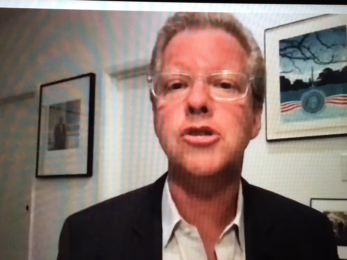 Shaun Donovan struggles speaking, reads talking points. Say “I believe I’m the most progressive in this race, because my career in the past 30 years” touting his work when “Obama asked me to lead” on recovery work after Sandy. Starts talking abt affordable housing & LGBTQ rights