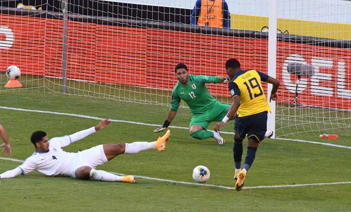 Muchacho malcriado 🤣.
Demasiado jugador.