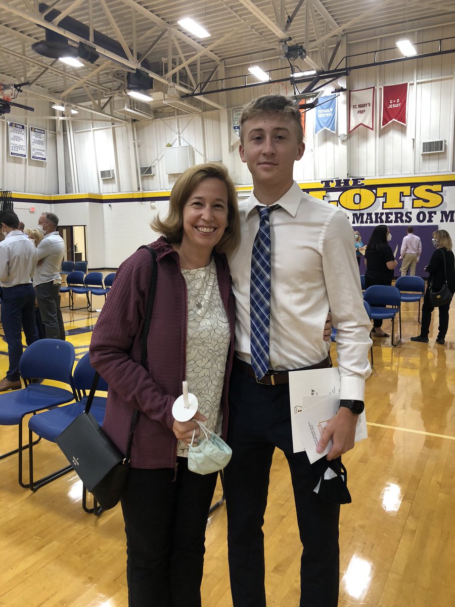 Heidi_Ross12's tweet photo. Congratulations on your induction into the NHS, Peyton!  Hard work pays off!  So very proud of you!!! https://t.co/xXSTihts92