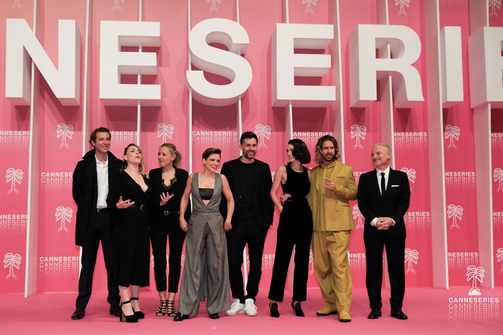 Venue en force, la team de #CheyenneEtLola présente ce soir la dernière série en Compétition !  #CANNESERIES