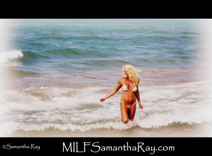 https://t.co/5BWIwjhbXl<a href="/tag/pantyless"class="tags"><span>#pantyless</span></a>