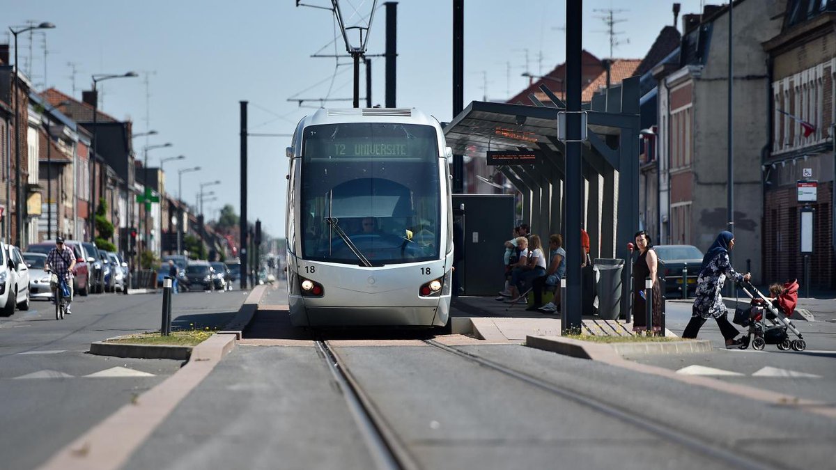 10/ Rimini's TRT is an interesting experiment of a low-cost medium capacity electric transit, the even cheaper trolleybus version of Valenciennes's tramway line 2: light but dedicated infrastructure, single track and passing loops to fit better in a constrained environment.