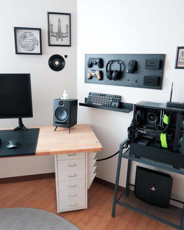 NZXT's tweet photo. Our #ExtraordinaryWeek continues with some lovely Reddit setups and builds, here are some of the most upvoted for 2020 so far!
Thanks to:
u/gr1zbot
u/crxscxnt
u/Scolgan
What does your setup look like? Share below! 📷 https://t.co/6dzmyAqkUA