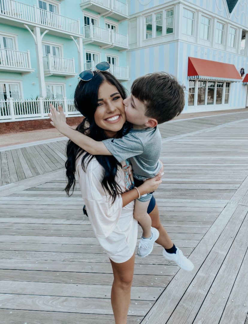 emilyniece tweet media