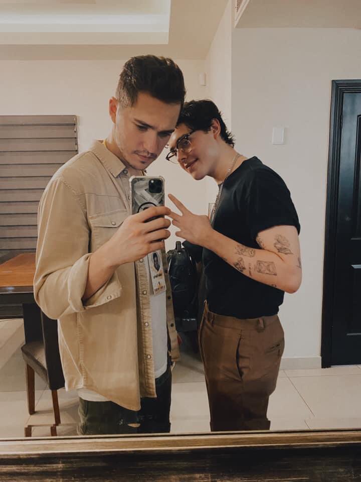 talentomexunido's tweet photo. @ExaFM @rogerenradio Buenas tardes🤍.
#MiRolaFavoritaEs #ModoOfendida de @LucahOficial 🙌🏼. https://t.co/rDL9NBMQ08