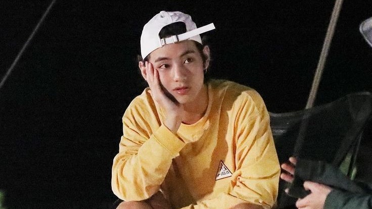 taehyung in a snapback is so boyfriend material