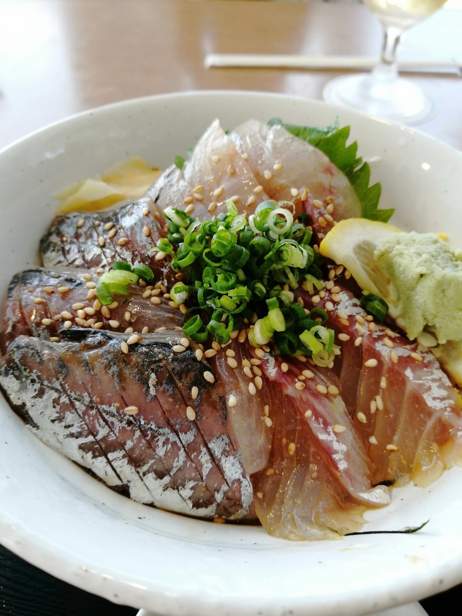 地魚海鮮丼 地魚海鮮丼