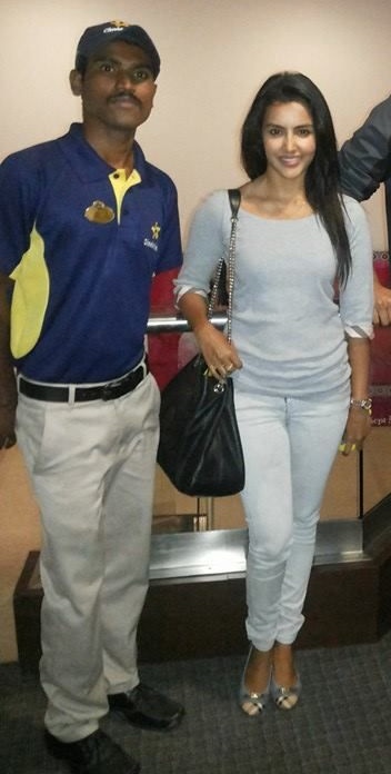 EkQ9VySWAAAs2jn?format=jpg&name=900x900