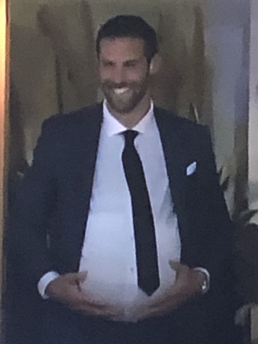 plante_alli's tweet photo. This is what you get for putting 40 year olds on national television #BachelorNation #TheBachelorette https://t.co/ze4HKCK7sh
