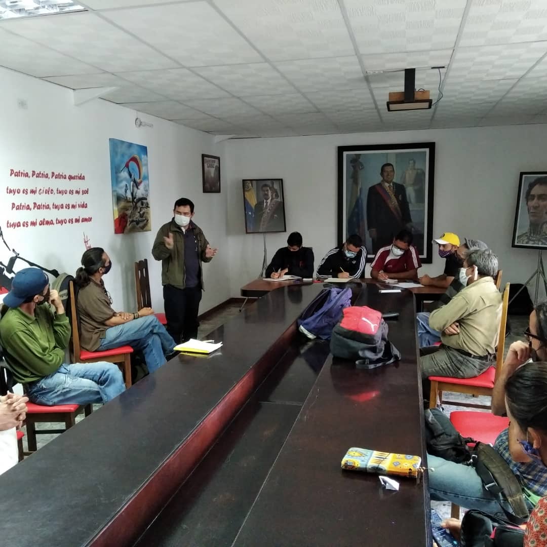 #DeInterés | Reunión entre el candidato a la Asamblea Nacional, Arnaldo Sánchez y los Cultores Populares del Edo. #Mérida desde la sede del <a href="/PSUVMRD/">APC PSUV MERIDA</a> con el fin de identificar y establecer líneas de trabajo con el sector #cultural
#TiempoDeElegir
 <a href="/VillegasPoljak/">Ernesto Villegas Poljak</a>
<a href="/Jehyson_Guzman/">Jehyson Guzmán 🇻🇪</a>