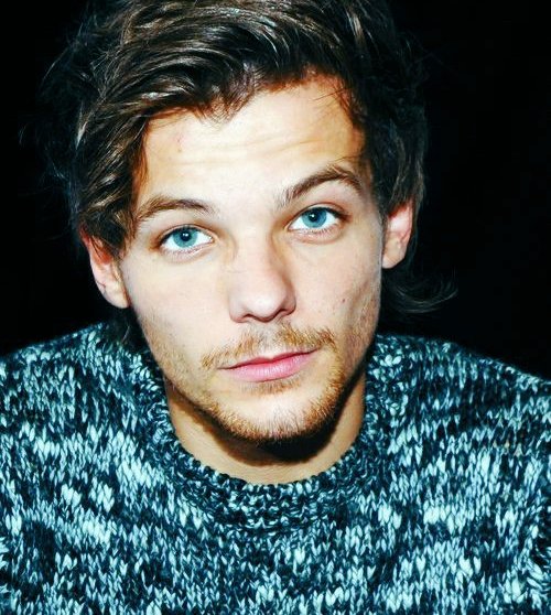 as uranusi vote  #Walls by  @Louis_Tomlinson for  #AlbumoftheYear  #TDYAwards  @965TDY