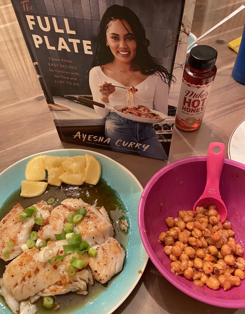 staceyglick's tweet photo. Another delicious meal c/o @ayeshacurry and #thefullplate. Sweet chili chickpeas and Sweet Sambal cod, a perfect combination of sweet and spicy. ๐ฏ๐ฅ https://t.co/aFC60FKujO