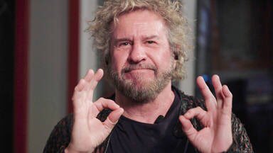 Todos queremos ser Sammy Hagar a los 73...! Very Happy-Bday from Chile Red Rocker!      