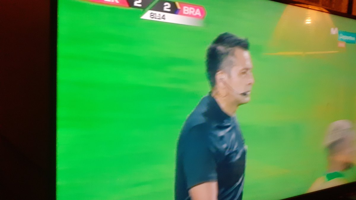 ljcisneros's tweet photo. El juez del escándalo: el chileno Julio Bascuñán #PeruvsBrasil 
El VAR ni se usa. Un robo. Ensucia el partido.  La #Conmebol tiene que intervenir. El partido le quedó enorme.  #Catar2022 https://t.co/jz49JglZrQ