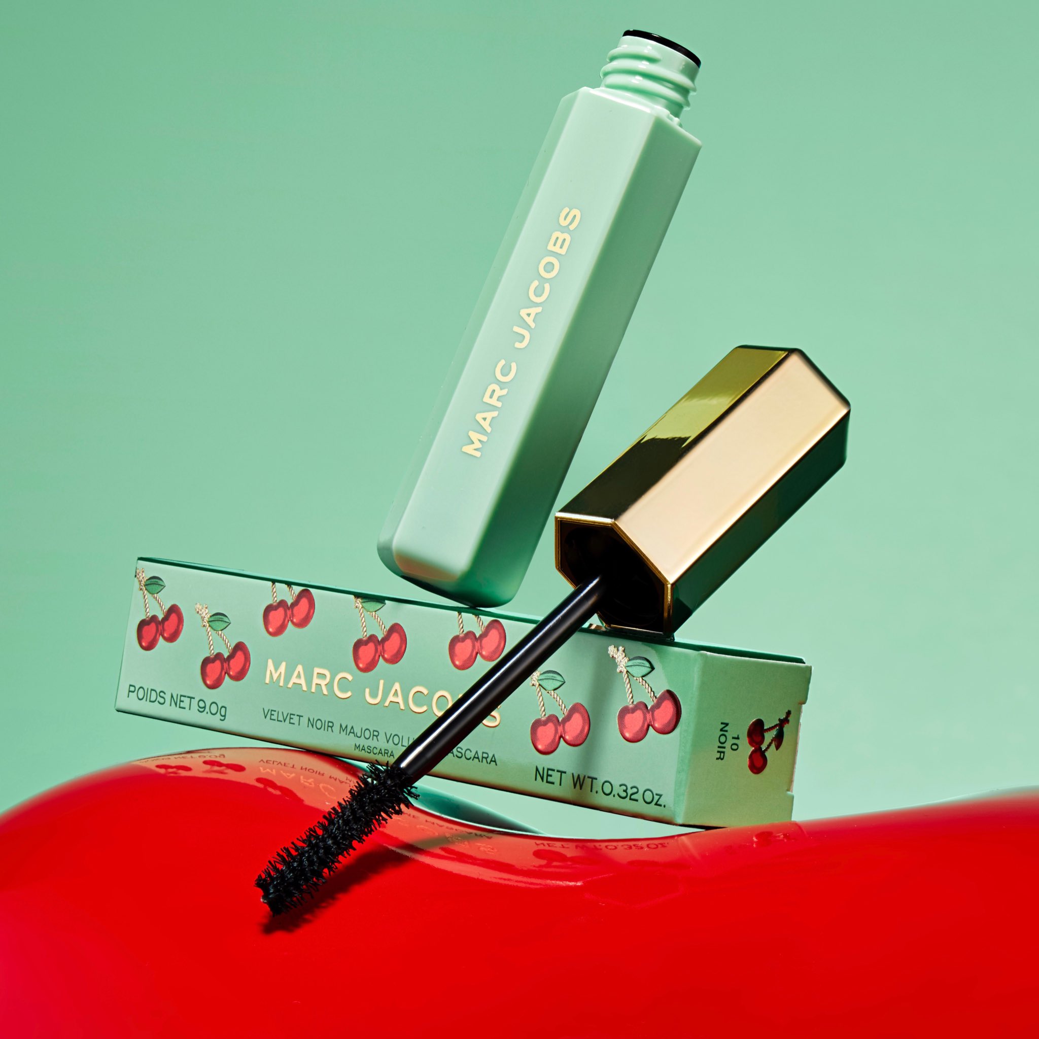 MARC JACOBS BEAUTY on Twitter: "Rediscover bestselling Velvet Noir Major Volume Mascara in new delectable, collectible cherry-covered packaging. Inside, find the same famous formula for smudge-free, instant length and volume. #VeryMerryCherry ...